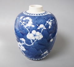 A Chinese blue and white prunus jar, 19th century, 13cm